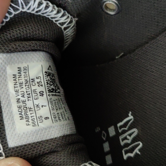 Grey Converse - Picture 4 of 4